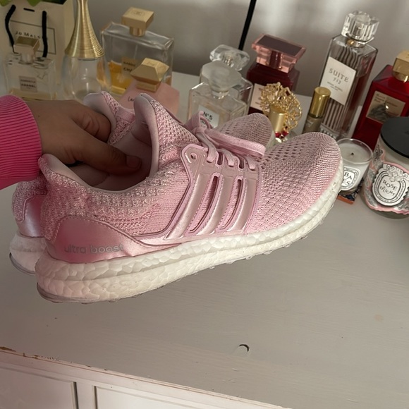 Light Pink Adidas Ultra Boost - Picture 4 of 10